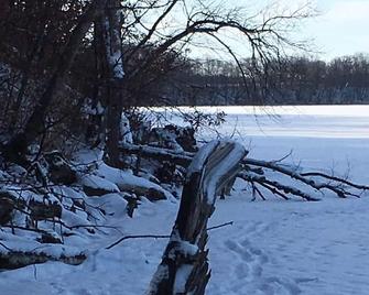 Peaceful Setting in 1919 Farmhouse Surrounded by Nature. - Battle Lake - Kitchen