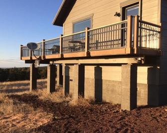 Unique Home with Spectacular Views - Williams - Building