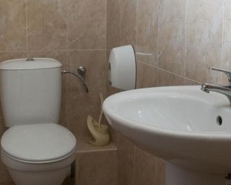 Family Hotel Pautalia - Sandanski - Bathroom