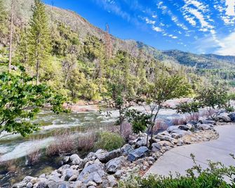 Yosemite View Lodge - El Portal - Outdoor view