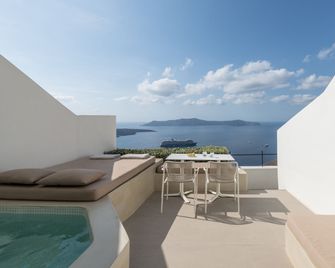 Enigma Suites - Thera - Balcony