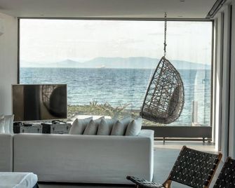 Horizon Luxury Seafront Villa - Aegina - Soggiorno