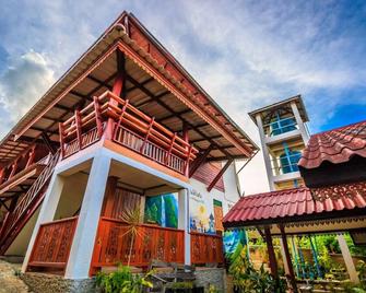 Mitkhoonyoum Hotel - Khun Yuam - Edificio