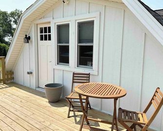 The Nest on Bass Lake, IN - Knox - Patio