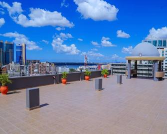 Chelsea Hotel - Daressalam - Balkon