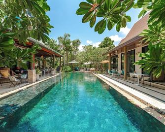Coco Paradiso Phuket Sha - Phuket City - Pool