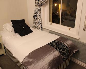 The Market Hotel - Alton - Bedroom