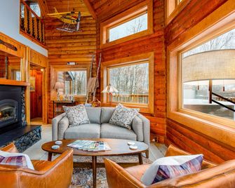 Queens Birch Lodge - Eagle River - Sala de estar