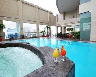 City Garden Hotel Makati - Makati - Pool