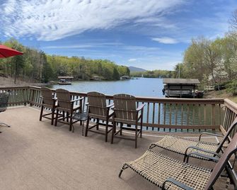 Mountain Views and Fall Colors - Book Your Escape Today! - Huddleston - Balcony