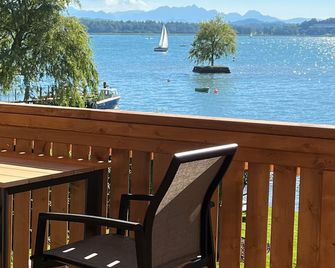 Balcony Suite with wonderful lake view - Gstadt am Chiemsee - Balkon