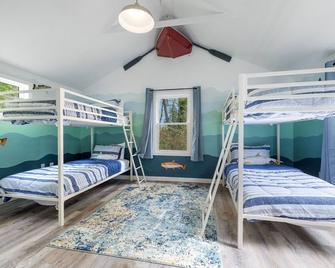 Room for the whole family 1/2 hour to Mohegan and Mystic Seaport - Colchester - Bedroom