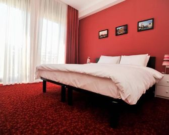 Piazza Four Colours - Batum