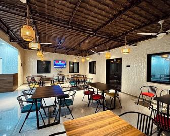 Hotel Vanvira - Lonavala - Restaurante