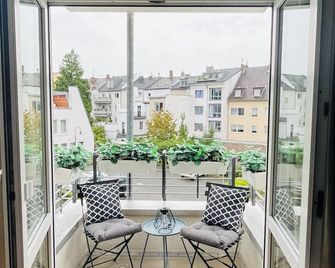Ready-to-live-in design apartment next to Beethovenhalle with underground parking space - بون - شرفة