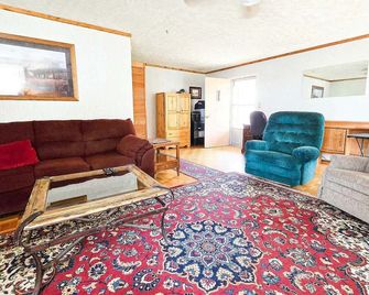 Vigilante Inn Immortal Camp - Tombstone - Living room