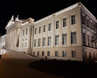 Vén Diófa De Lux Panzió - Szeged - Edificio