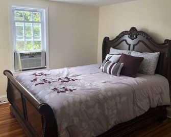 Cozy Long Island Escape - Southold - Slaapkamer