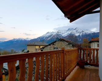 Maison Du-Noyer - Aosta - Balcón