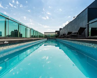 Hotel Laghetto Moinhos - Porto Alegre - Pool