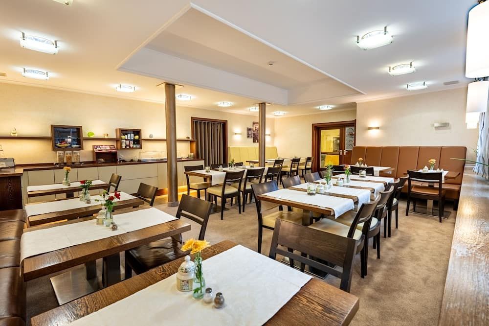 Hotel Karl - אופנבך אם מיין - מסעדה