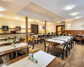 Hotel Karl - אופנבך אם מיין - מסעדה