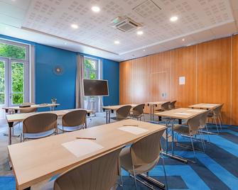 Appart'city Confort Lyon Cite Internationale - Caluire-et-Cuire - Ravintola