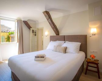 Hotel Les Armoiries - Valbonne - Bedroom