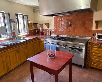 Hotel Antigua Casa de Piedra - San Miguel de Allende - Kitchen