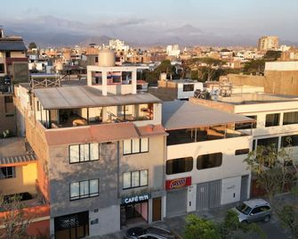 Av. Carlos Valderrama 690 - Trujillo - Außenansicht