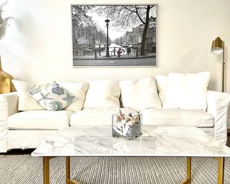 Spacious 2 Bedroom Venice Beach Villa - Marina del Rey - Sala de estar