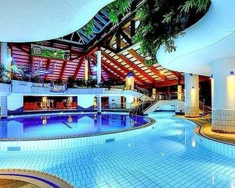 'Schneerosenblüte', Oberstaufen-Steibis - Oberstaufen - Pool