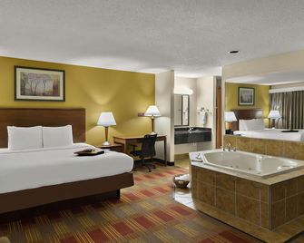 Best Western Lakewood Inn - Hebron - Спальня