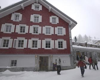 The River House Boutique Hotel - Андерматт - Будівля