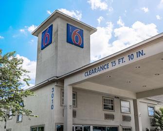 Motel 6 Pasadena Tx - Pasadena - Edificio