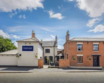 OYO Blenheim House - Derby - Building