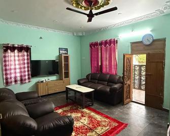 Ilford Castle Home Stay - Pondicherry
