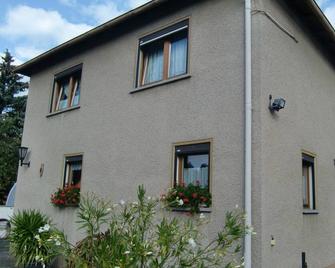Feelgood Ferienwohnung - Bad Liebenstein - Building