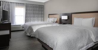 Hampton Inn & Suites Concord Charlotte - Concord - Schlafzimmer