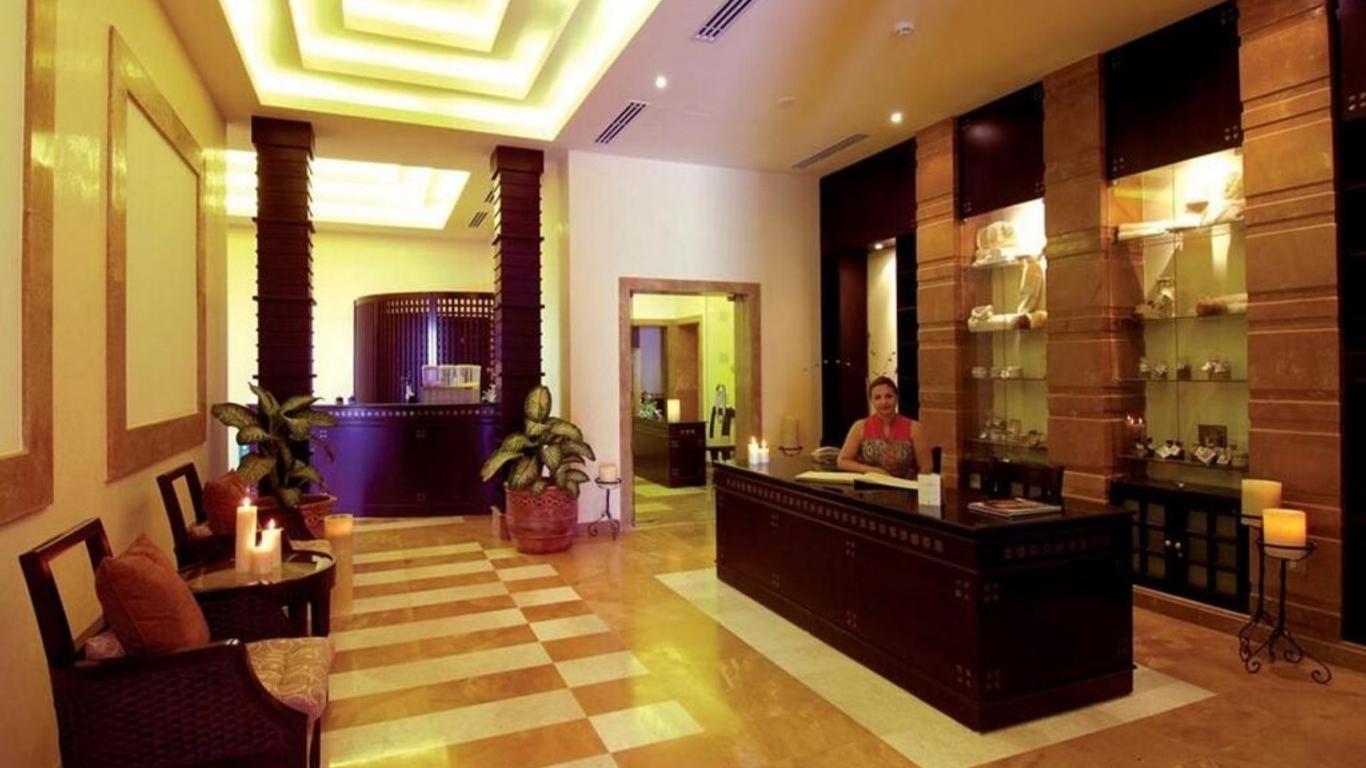 منتجع ريف أواسيز بلو باي ريزورت