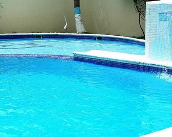 Las Quince Letras Macuto - Catia La Mar - Piscina
