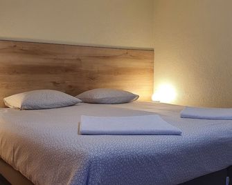 Isabel Guest House - Almada - Slaapkamer