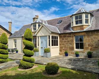Character cottage with modern facilities in the centre of Dornoch. - Dornoch - Building