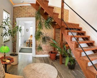 The Elm Tree Cottage in the Sugarhouse District - Salt Lake City - Stairs