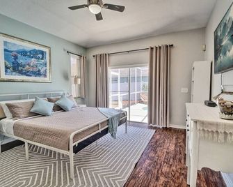 3214 W Bay Ave · Relaxing Retreat:Poolside Escape - Tampa - Bedroom