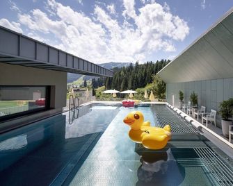 Familienhotel Felsenhof - Flachau - Pool