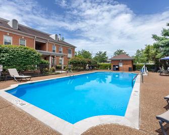 Best Western Spring Hill Inn & Suites - Spring Hill - Pool