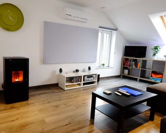 New | Home Cinéma & Vidéoprojecteur | Clim | E42 - Andenne - Sala de estar