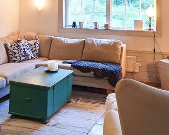 4 Star Holiday Home in Soderala-by Traum - Söderhamn - Вітальня