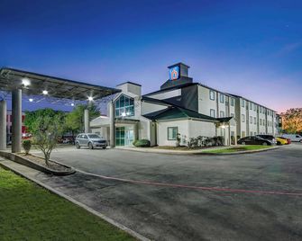 Motel 6-San Antonio, Tx - Sea World North - San Antonio - Gebäude